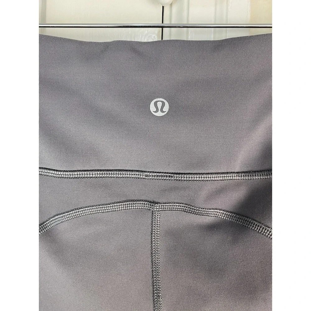 Lululemon Women's 6 Gray Stash Pocket Athletic Leggings